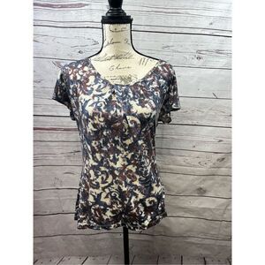 Liz Claiborne medium red, blue‎ and white t shirt 18 inches pit to pit 24 i